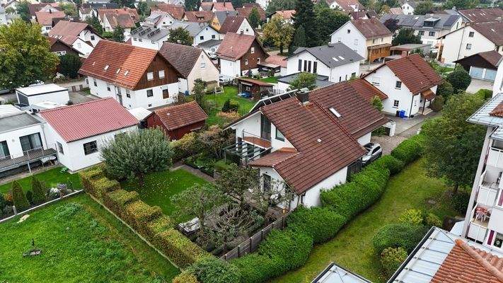 Buchloe-German-Deutschland-Haus-Verkauf-Neu-Nähe München-Oktoberfest-Stadtleben-Landschaft-Garten-Luxus