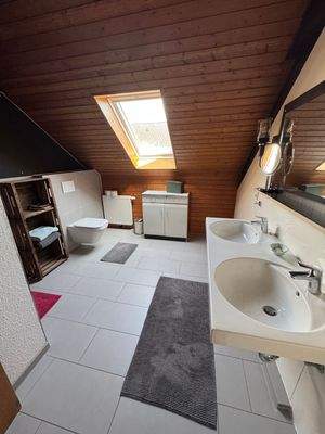 Badezimmer im Obergeschoß