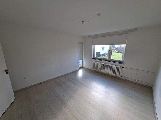 H - Zimmer - Kind-Büro-Gast mit Zugang Balkon.jpg