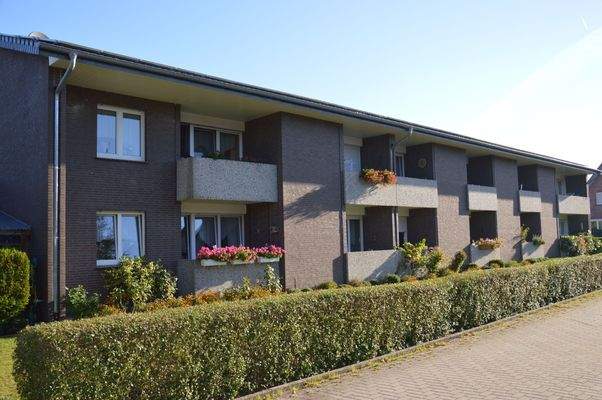 Wohngebäude mit Balkonen