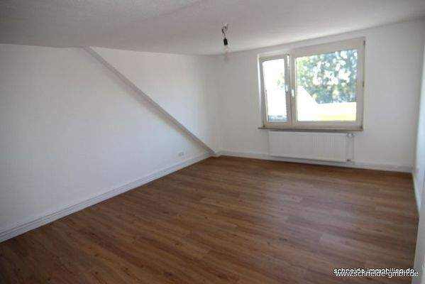 z.B. Dachgeschosszimmer