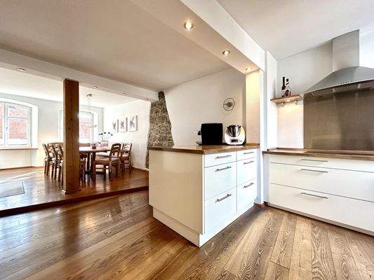 2. Obergeschoss: Küche mit Blick Richtung Essbereich