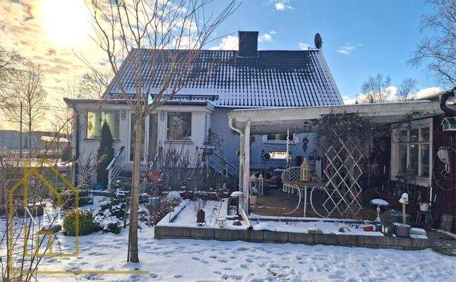 Hausansicht Gartenseite Winter