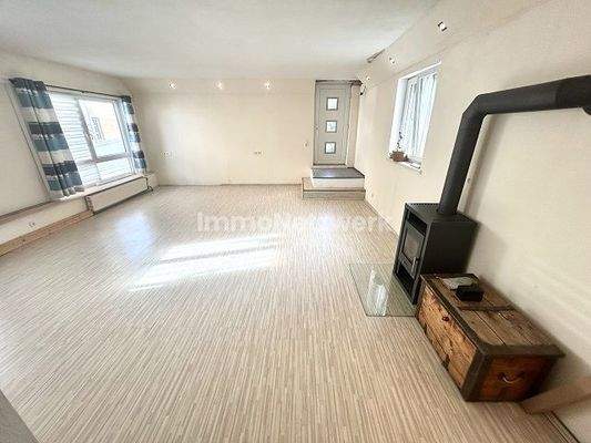 EG Zimmer Ausgang zur Terrasse