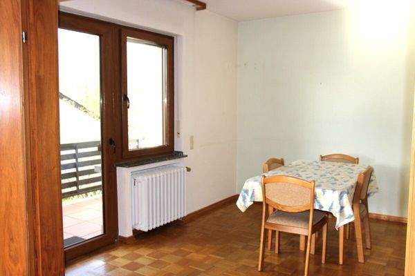 Esszimmer mit Balkonzugang