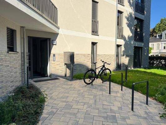 fertiger Eingangsbereich Haus 1.jpg