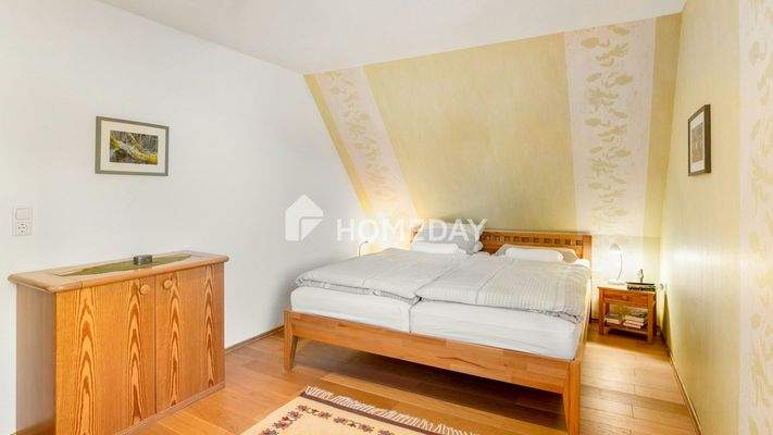 1. OG Schlafzimmer 1