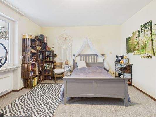 CAM01223G0-PR0176-STILL029