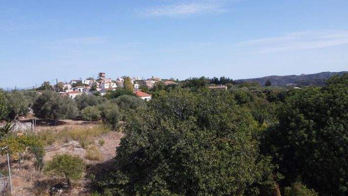 Kreta, Modi: Grundstück mit hohen Baurechten in Meeresnähe zu verkaufen