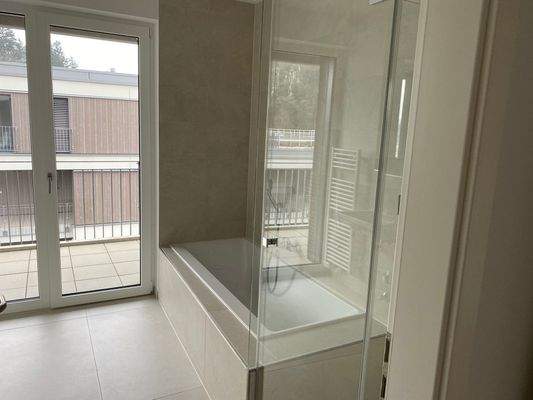 Modernes Badezimmerfenster