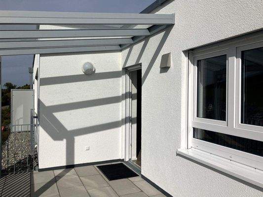 teilüberdachte Dachterrase