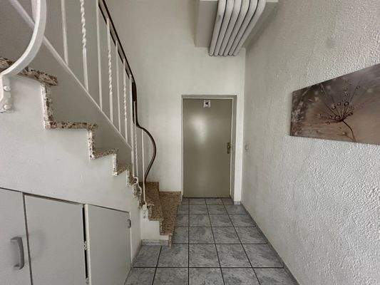 10 treppenhaus-mehrfamilienhaus-duderstadt-rkm-immobilienkontor.jpg