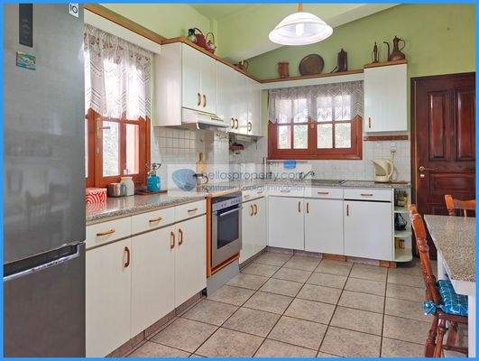 77f7e9624f2a4ed5bcba0f75c8b1bf39-original