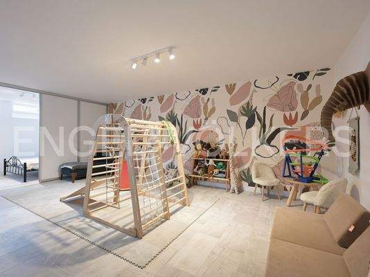 Hobby -/ Kinderspielraum mit Gästebereich