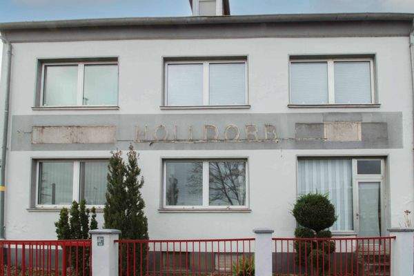 Außenansicht mit Büro