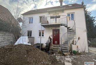 Puristisches Wohnen mit Flair in einer der malerischsten Gassen Neuburgs