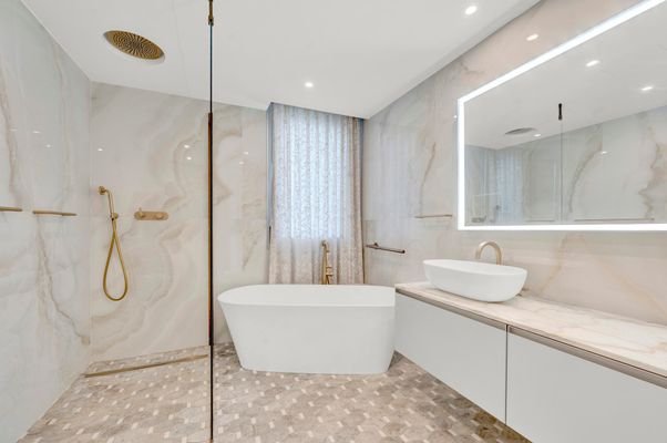 Master bathroom 