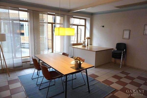 Büro-Ausstellungsr.