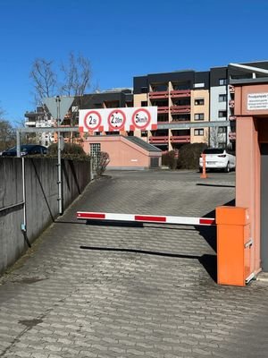 Schranke zu den Stellplätzen