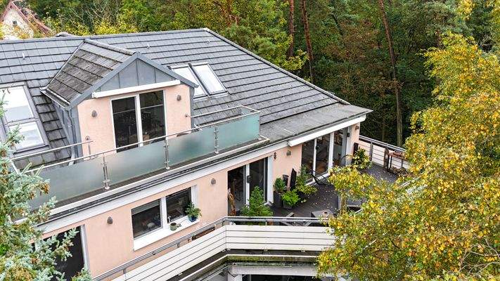 Traumhafte Maisonette-Wohnung mit großer Terrasse und Blick ins Grüne