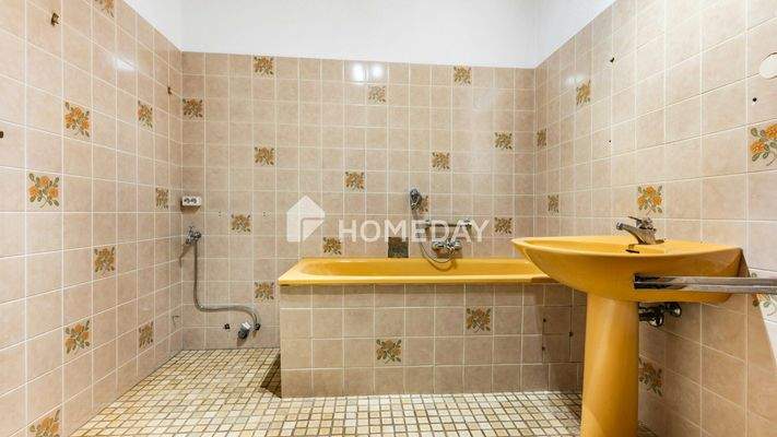 2. OG Badezimmer 1 2