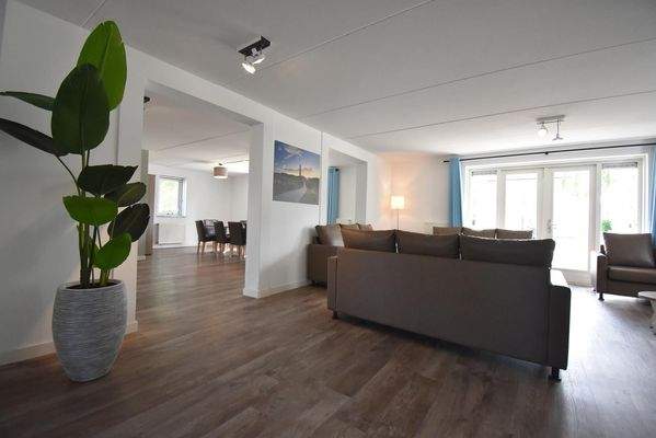 ferienhaus-wohnzimmer-kap-helius-modernes-interieur003