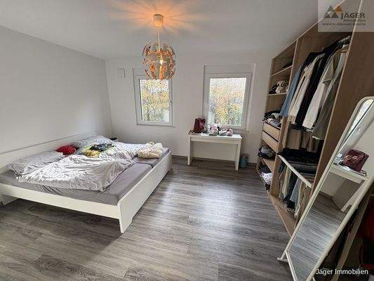 großes Schlafzimmer