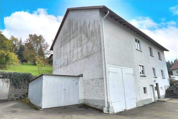 Seitenansicht (Wellblechgarage)