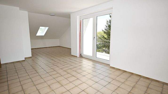 Großzügige Dachgeschosswohnung