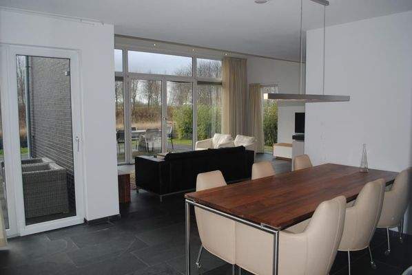 7_Hwold 212 Eetgedeelte zicht huiskamer.jpg