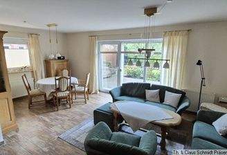 Wohnzimmer mit Kaminofenanschluss
