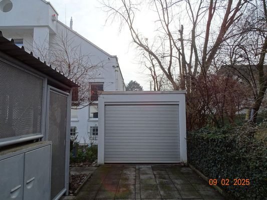 rechts Tandemgarage u Fahrradh