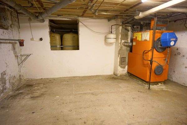 Kellerraum mit Heizung