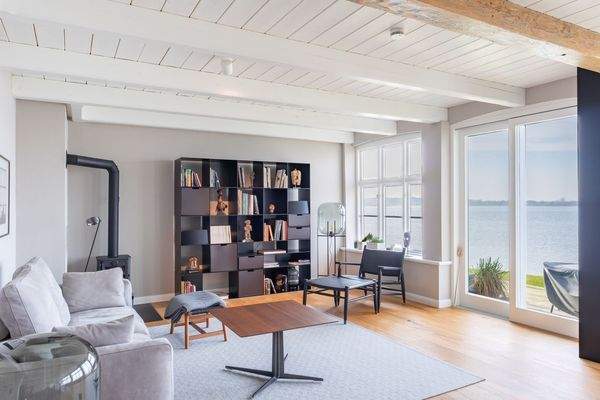 Wohnbereich mit Zugang auf die Terrasse