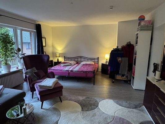 Wohn- und Schlafzimmer (1).JPG