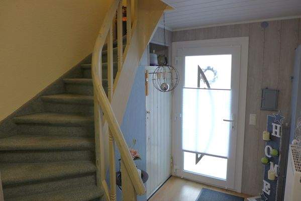 Eingangsbereich mit Treppenaufgang