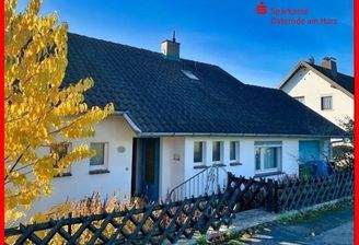 Straßenseite mit Hauseingang