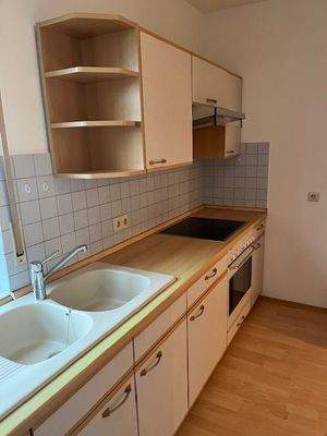 Einbauküche mit E-Geräten