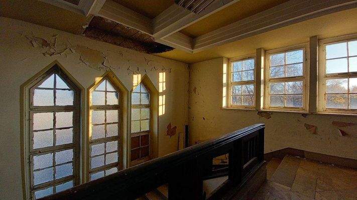 Treppenhaus unsaniert 2022