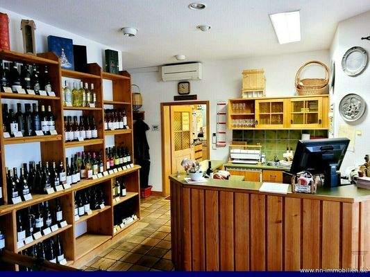 Innenansicht - Theken- und Eingangsbereich