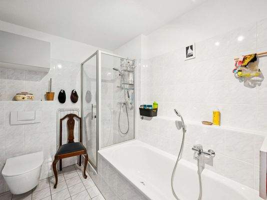 Badezimmer Ansicht 2