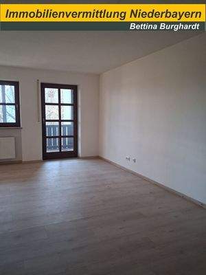 Wohnzimmer mit Balkon 2