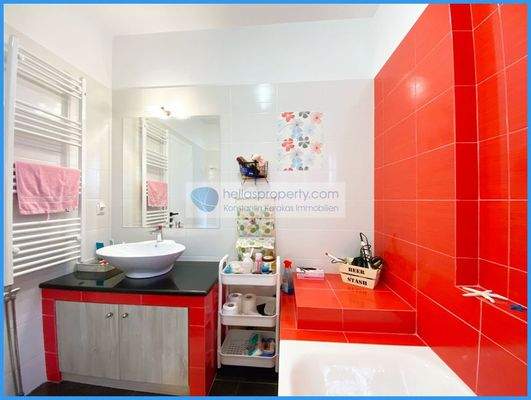 b3e91337a5724ef280f6209dad56b562-original