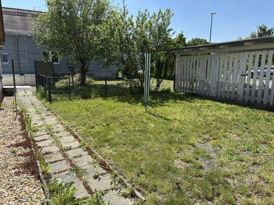 Garten Straßenseite 