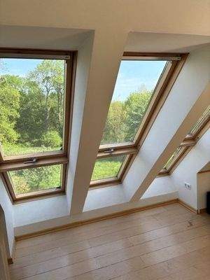 Fenster im Studio des Dachgeschosses