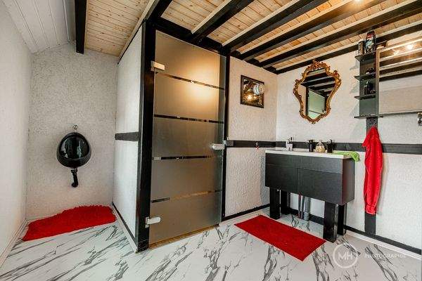 Badezimmer im Obergeschoss