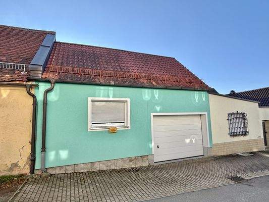 Rückansicht - Garageneinfahrt