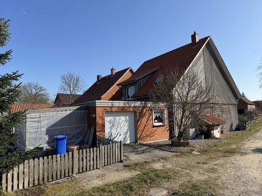 Seitenansicht / Garage