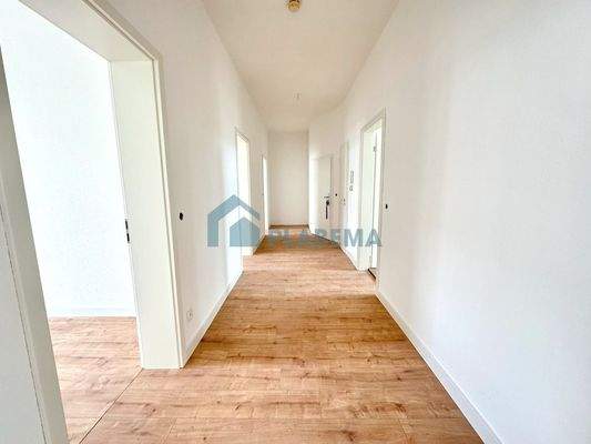 153.02-Flur Ansicht 2