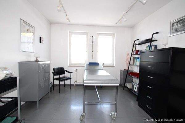 Behandlung/Büro